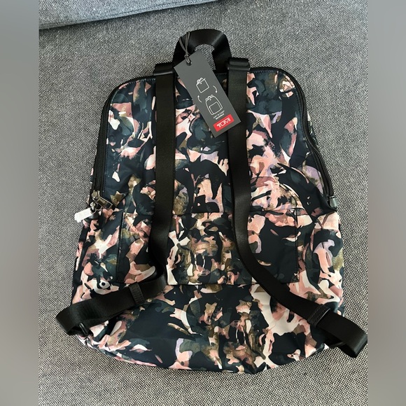 Tumi Just In Case Backpack - Picture 5 of 9